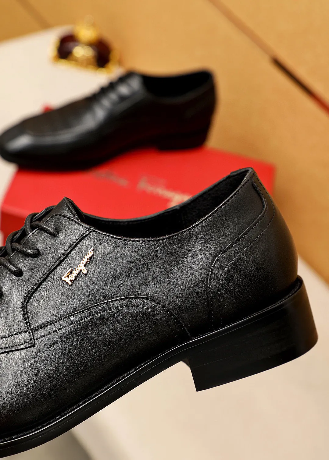 Men's shoes 💰442 💐 Product trademark: Ferragamo "Ferragamo" business leather shoes Regular size: 38-44 (45.46🉑️customized) Product materials: Selected imported first-layer calfskin embossed upper + luxury hardware buckle, imported water-dyed cow leather lining. Strong three-dimensional visual effect, original combination outsole Color: 1⃣️color optional